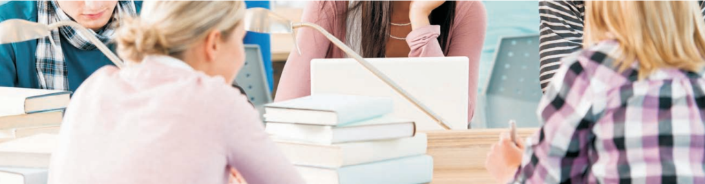 Alumnos estudiando: alojamiento e-learning